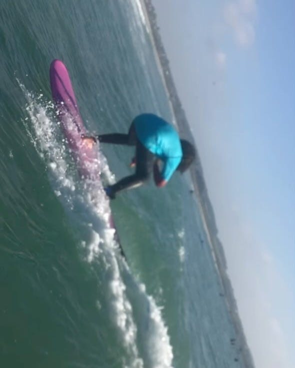 Dossen Surf School sur Instagram : Les vagues s’enchaînent 🔥

Après une...