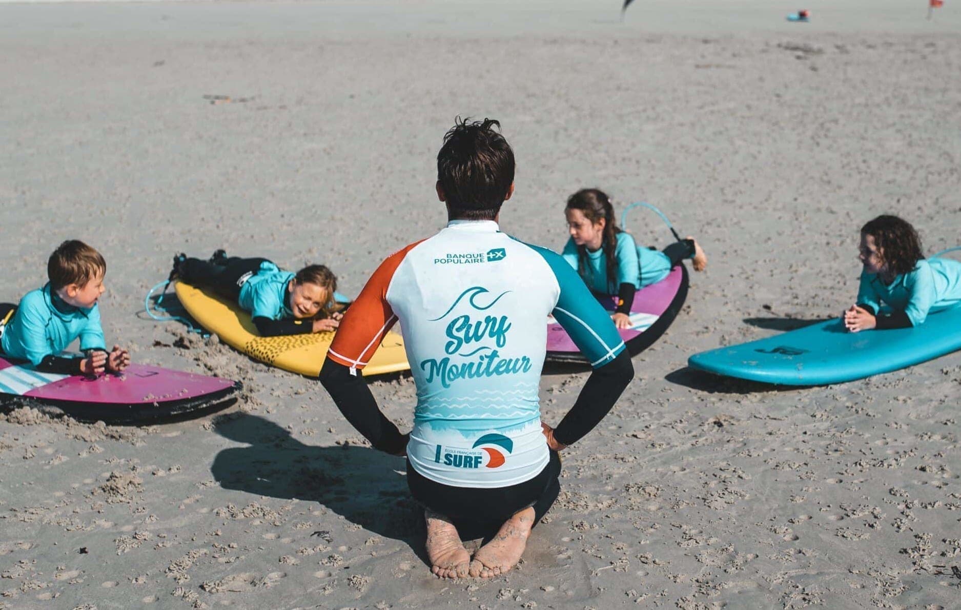 Début d'une séance à l'école de surf du Dossen à Santec