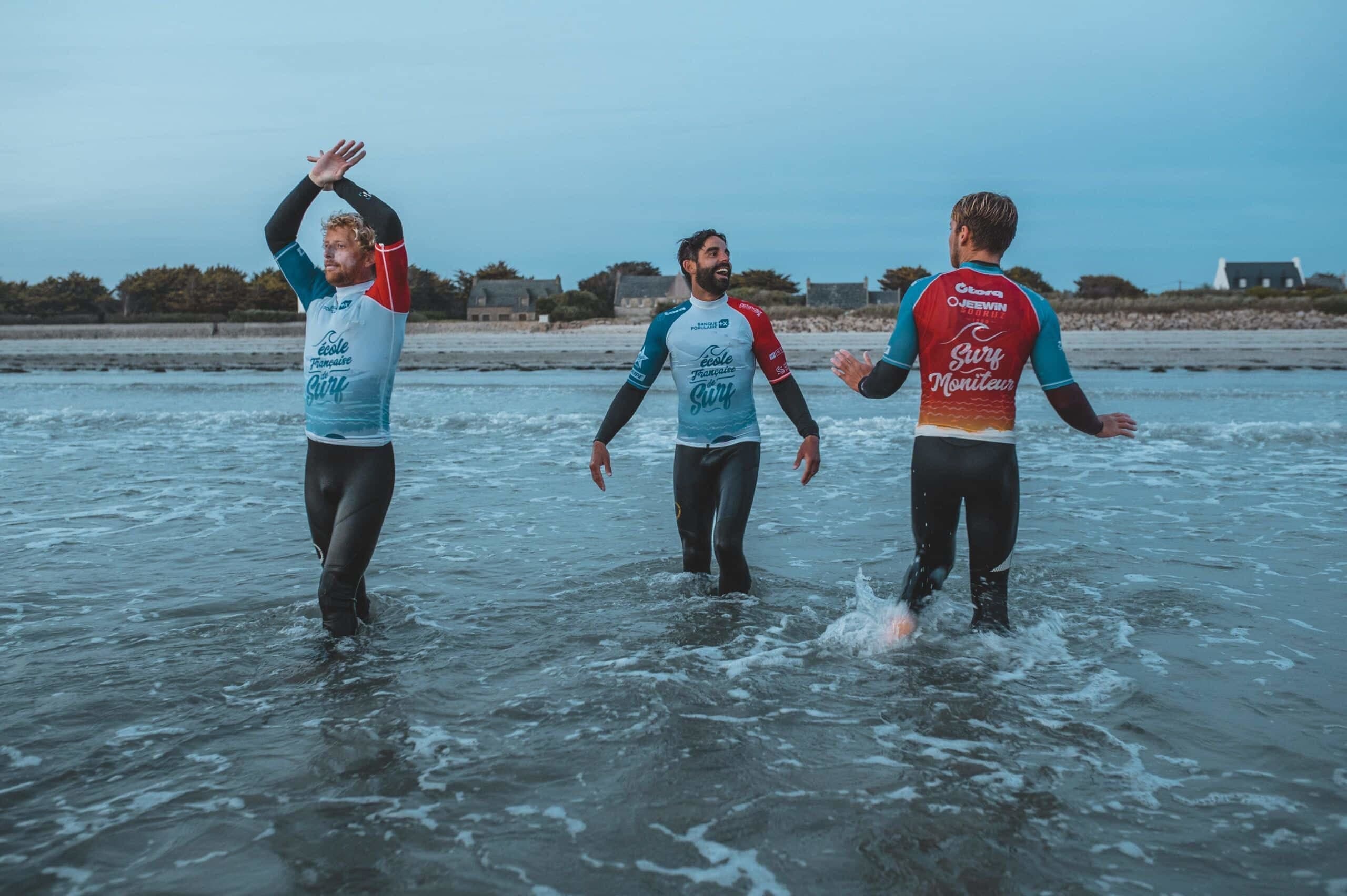 Les moniteurs de la Dossen Surf School